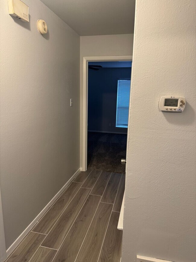 Foto del edificio - 5921 Pleasant Hill Dr