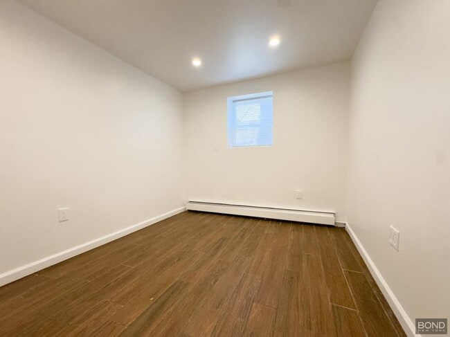 Building Photo - 1 bedroom in Far Rockaway NY 11693
