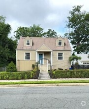 Building Photo - 4012 Woodland Dr