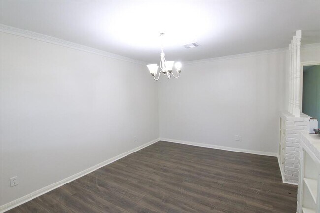 Foto del edificio - 9030 Langdon Ln