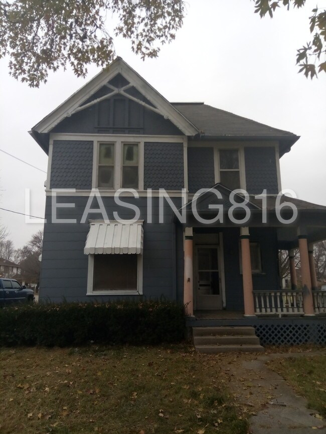 Building Photo - 608 W Clay Ave