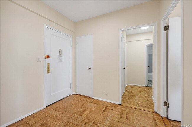Foto del edificio - 6776 Booth St