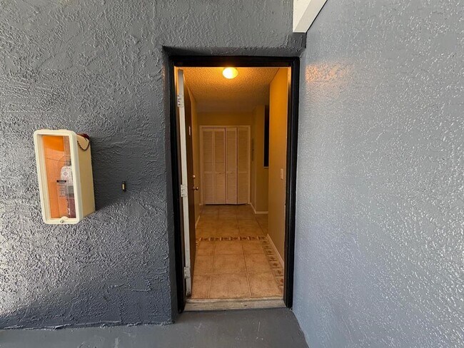 Building Photo - 4240 Pershing Pointe Pl