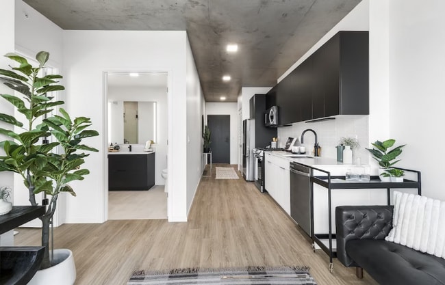 Photo - 1255 W Fulton St Apartment