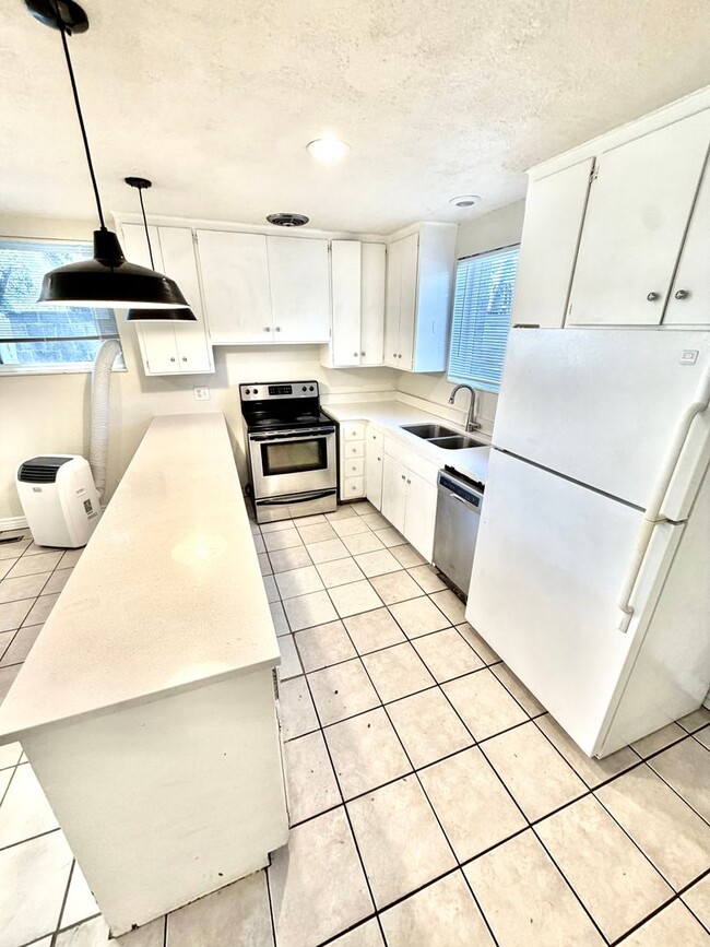 Building Photo - 2564 S 700 E