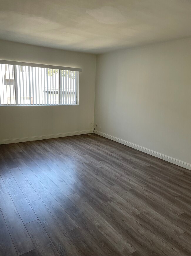 Foto del edificio - Westwood Plaza Apartments
