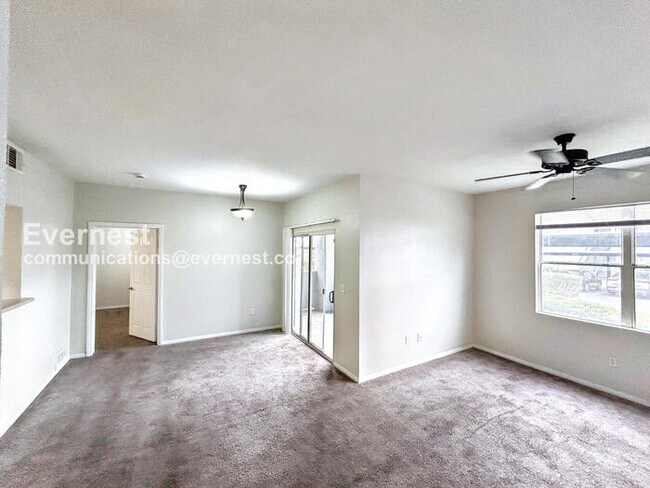 Foto del edificio - 6955 N Durango Dr