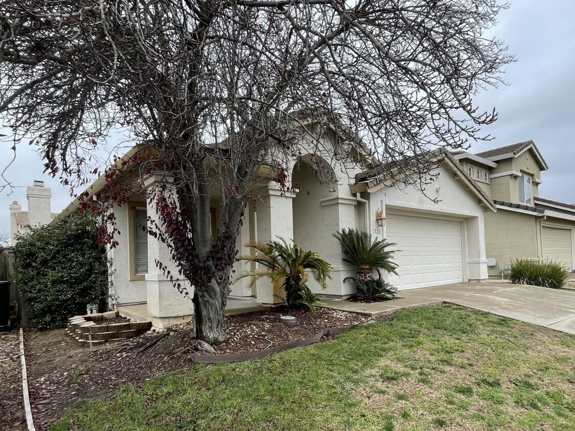 Foto principal - 7120 Lyndale Cir