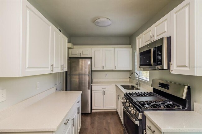 Foto del edificio - 107 Quintard Ave