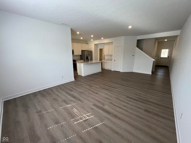 Foto del edificio - 437 Monarch Ln