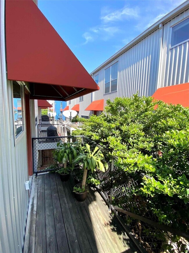 Foto del edificio - 823 Robin St