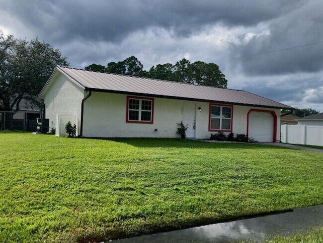 Foto del edificio - 1020 Carrot Avenue, Palm Bay