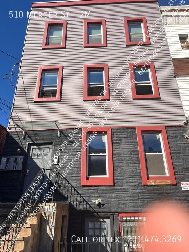 Building Photo - 510 Mercer St