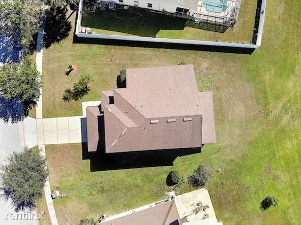 Building Photo - 5 br, 3 bath House - 2410 Huron Cir