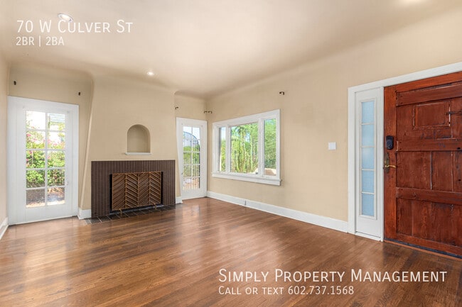 Building Photo - Spacious 1930's 2 Bedroom, 2 Bathroom Home