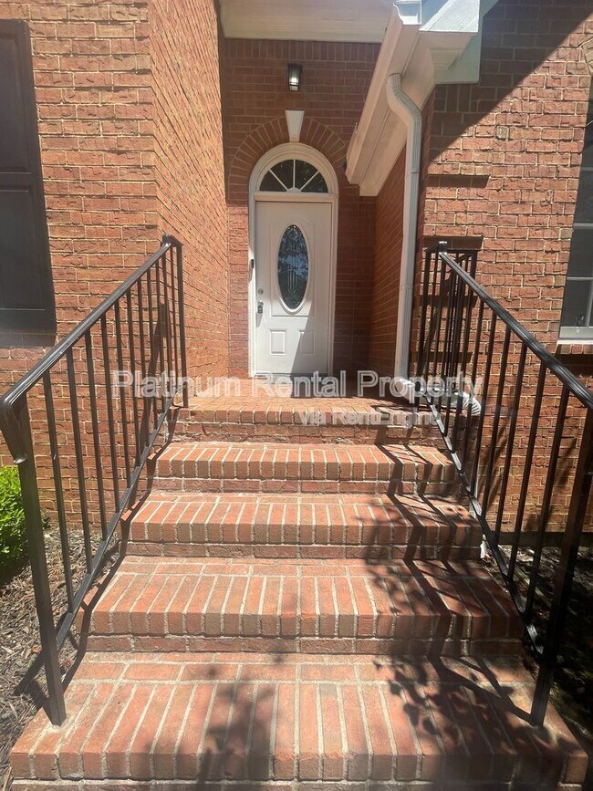 Foto del edificio - 120 Colonnade Ave SW