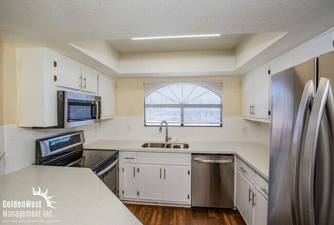 Foto del edificio - Newly Renovated 3Bdm 2Ba Condo Conveniently Located