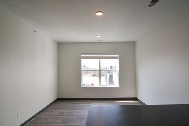 Building Photo - Union at Antelope Valley