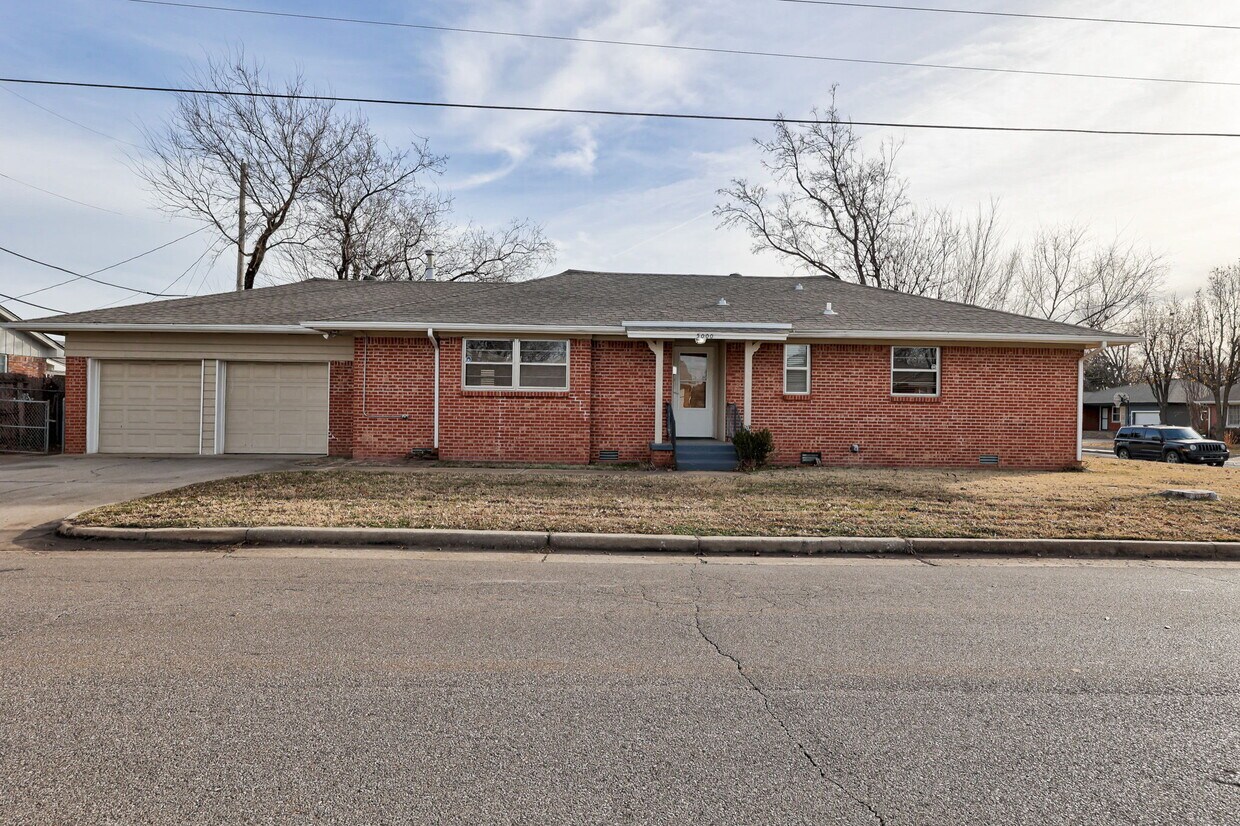 Photo - 5000 N Linn Ave (Oklahoma City, OK)
