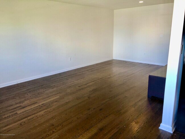 Foto del edificio - 320 8th Ave