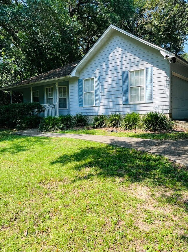 Foto del edificio - 3 BR/ 2 BA home located in Killearn Acres!