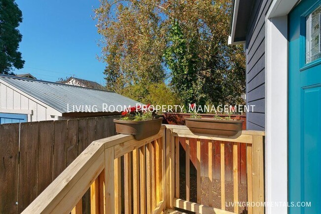 Building Photo - 8939 N Fortune Ave