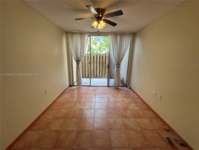 Foto del edificio - 8931 NE 4th Avenue Rd