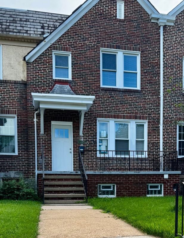 Building Photo - 2613 Chesterfield Ave