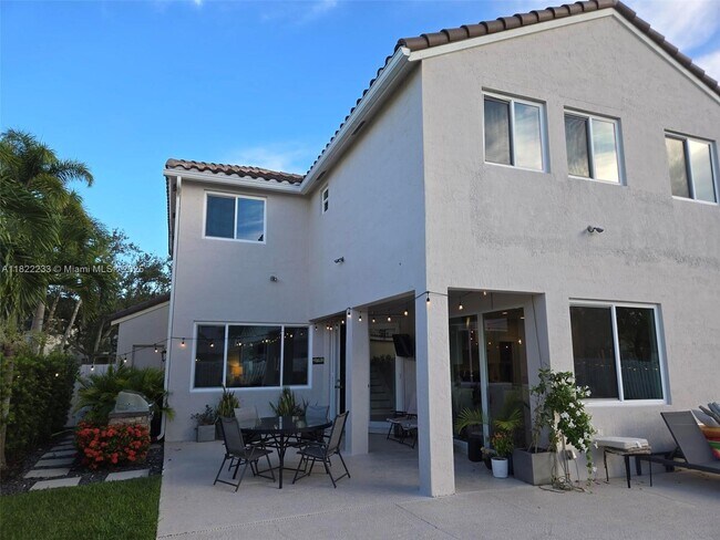 Foto del edificio - 1055 Briar Ridge Rd