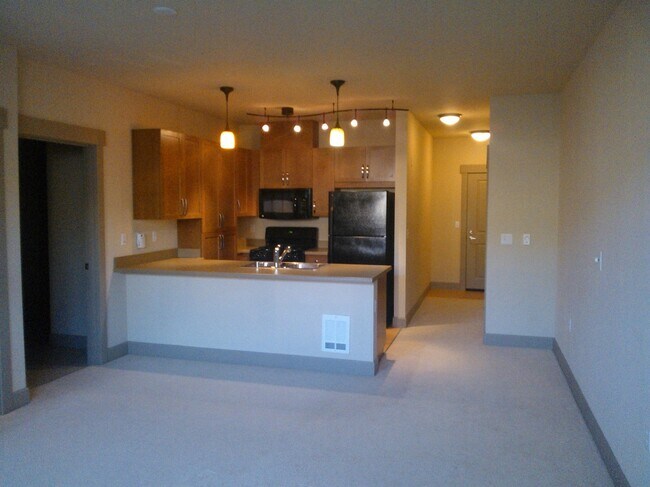 Foto del edificio - Bright Top-Floor Condo in the Heart of the...