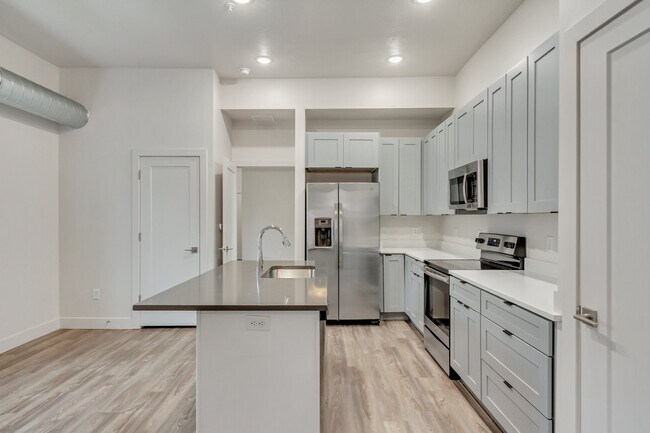 Photo - 606 W North Temple St Apartment