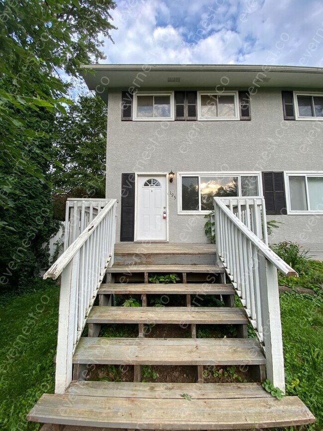 Building Photo - 195 Hanstein Pl
