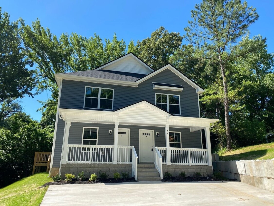 Brand New 2 Story Duplex!! Close to Downtown with 3 bedrooms and 2 baths. - Brand New 2 Story Duplex!!  Close to Downtown with 3 bedrooms and 2 baths.