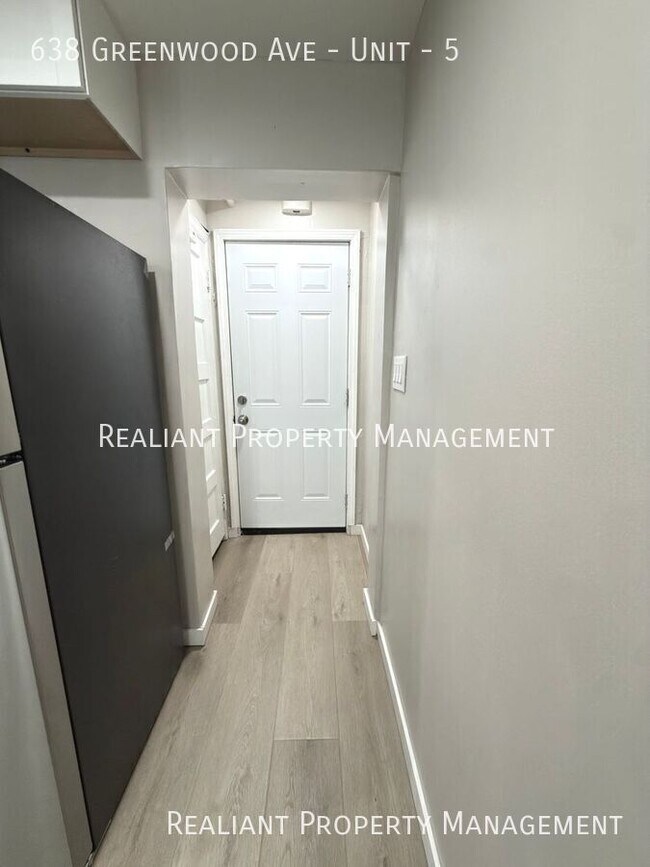 Foto del edificio - 638 Greenwood Ave