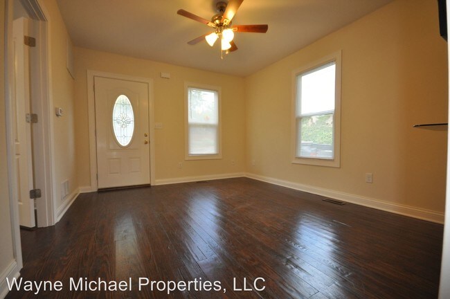 Building Photo - 350 S Broadway Park