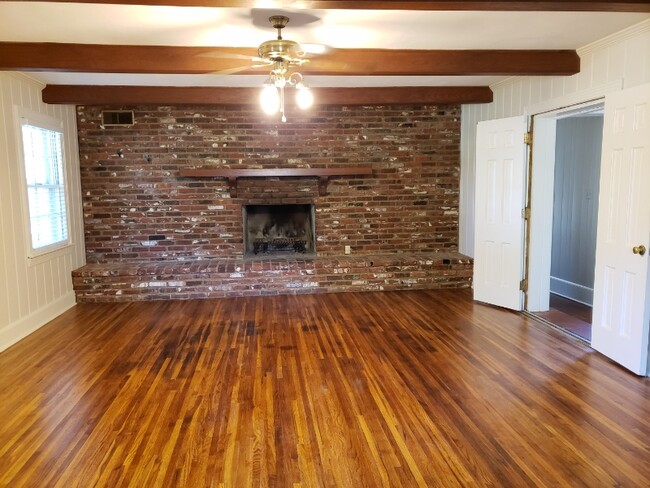 Foto del edificio - 5390 Walnut Grove Rd