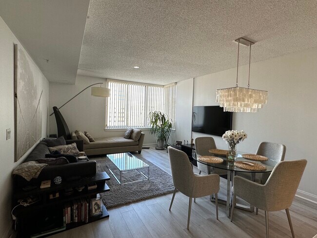 Foto del edificio - 1020 N Highland St