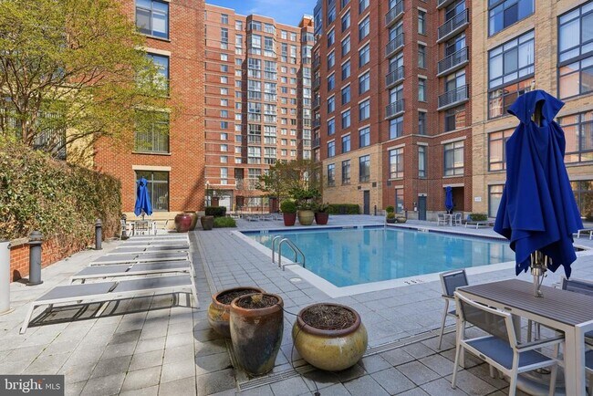 Foto del edificio - 520 John Carlyle St