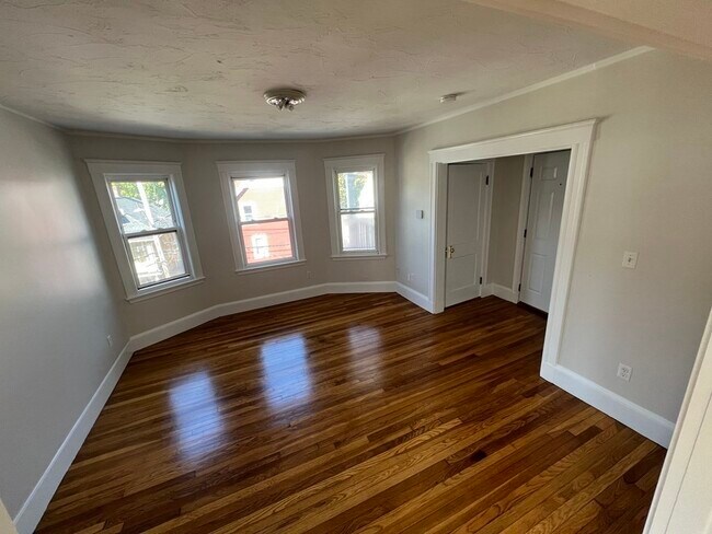 Building Photo - 133 Wrentham St