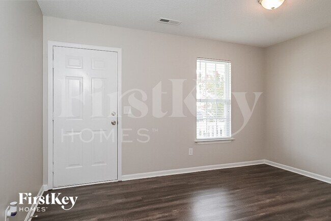 Foto del edificio - 4608 Mallard Creek Dr