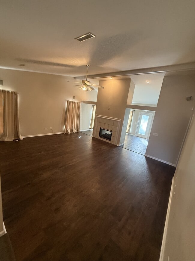 Foto del edificio - 125 Muirfield Ln