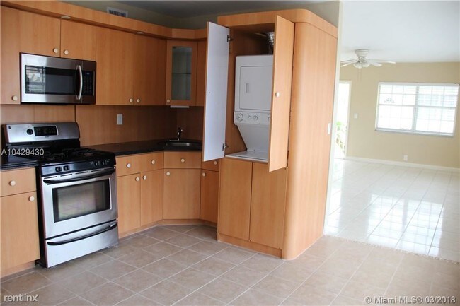 Building Photo - 8000 Tatum Waterway Dr