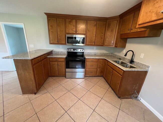 Foto del edificio - 2211 Penhall Dr NE