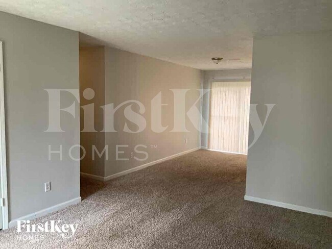 Foto del edificio - 3907 Wood Path Dr