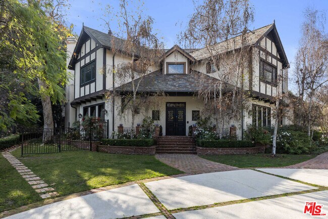 Foto del edificio - 11247 Briarcliff Ln