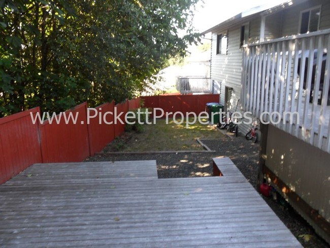 Building Photo - 1986 Snowridge Ave