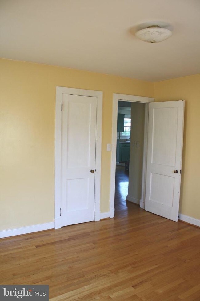 Building Photo - 453 Hanson Ave