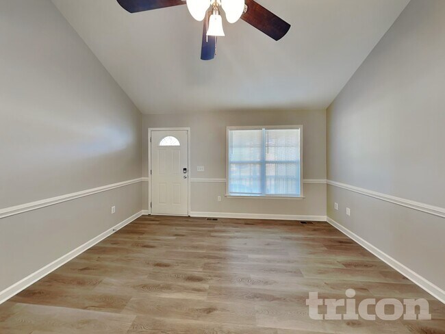 Foto del edificio - 1670 Red Bird Cir SE