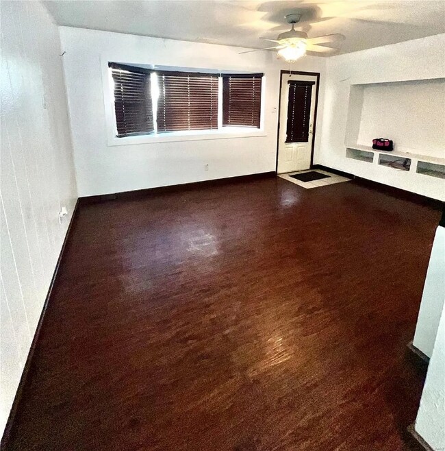 Building Photo - 1709 Andrews Dr