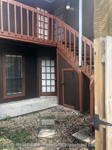 Primary Photo - 108 Shekel Dr